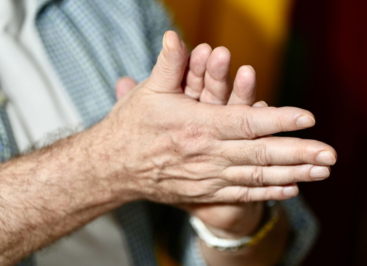 Toucher du Havening auto-appliqué @pierrevalla.com, tous droits réservés